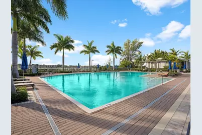 544 NE 206th Ln, Miami, FL 33179 - Photo 38