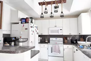 8884 SW 220th Ln, Cutler Bay, FL 33190 - Photo 2