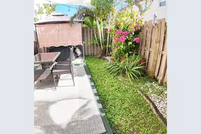 8884 SW 220th Ln, Cutler Bay, FL 33190 - Photo 20