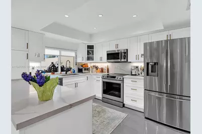 7661 SW 102nd Pl, Miami, FL 33173 - Photo 12