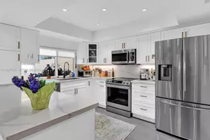 7661 SW 102nd Pl, Miami, FL 33173 - Photo 12
