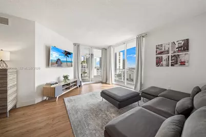 275 NE 18th St #1207, Miami, FL 33132 - Photo 2