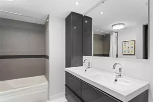 1000 W Island Blvd, Aventura, FL 33160 - Photo 14