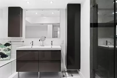 1000 W Island Blvd #812, Aventura, FL 33160 - Photo 12