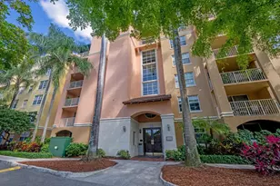 19555 E Country Club Dr, Aventura, FL 33180 - Photo 12