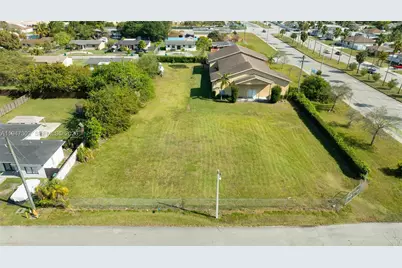 21571 SW 110th Ave, Miami, FL 33189 - Photo 6