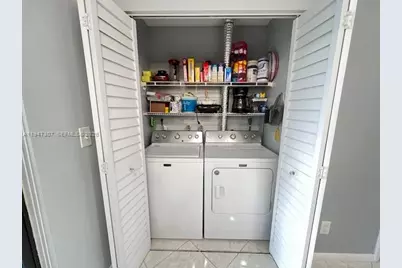 905 NW 107th Ave, Pembroke Pines, FL 33026 - Photo 10