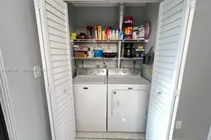 905 NW 107th Ave, Pembroke Pines, FL 33026 - Photo 10