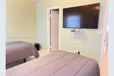 905 NW 107th Ave, Pembroke Pines, FL 33026 - Photo 16