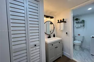 8425 NW 8th St, Miami, FL 33126 - Photo 16