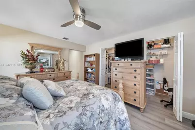 9400 NW 82nd St, Tamarac, FL 33321 - Photo 16