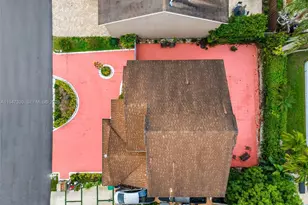 7833 NW 192nd St, Hialeah, FL 33015 - Photo 38