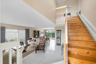 7833 NW 192nd St, Hialeah, FL 33015 - Photo 6