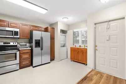 9560 Weldon Cir #J105, Tamarac, FL 33321 - Photo 6