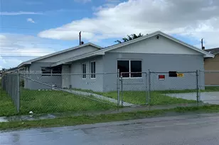 756 NW 5th St, Florida City, FL 33034 - Photo 2