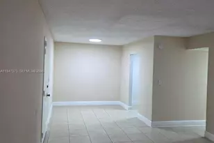 5221 Geneva Way, Doral, FL 33166 - Photo 6