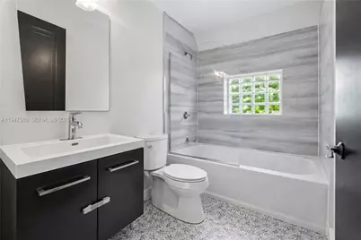 2533 SW 5th St, Miami, FL 33135 - Photo 24