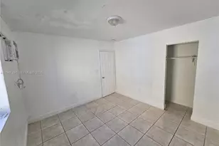 535 NW 7th St, Miami, FL 33136 - Photo 12