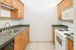 8260 SW 210th St, Cutler Bay, FL 33189 - Photo 12