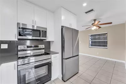 1709 N 59th Ter, Hollywood, FL 33021 - Photo 10