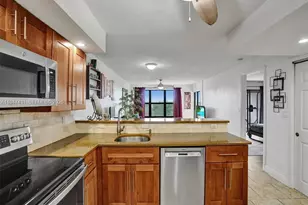 2304 S Cypress Bend Dr, Pompano Beach, FL 33069 - Photo 10