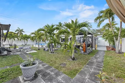 117 SW 6th St, Hallandale Beach, FL 33009 - Photo 26