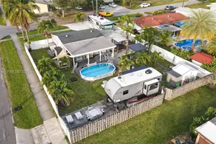 117 SW 6th St, Hallandale Beach, FL 33009 - Photo 36