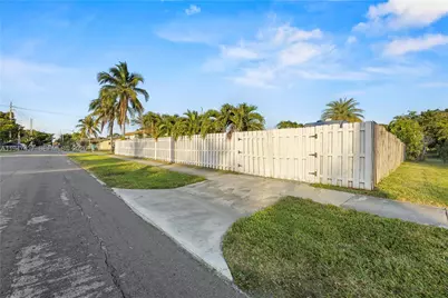 117 SW 6th St, Hallandale Beach, FL 33009 - Photo 34