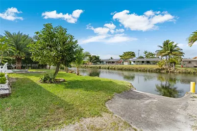 2810 SW 123rd Ct, Miami, FL 33175 - Photo 48