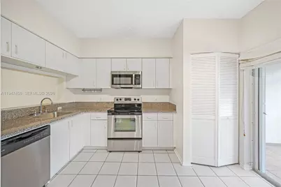 4 Key West Ct #4, Weston, FL 33326 - Photo 10