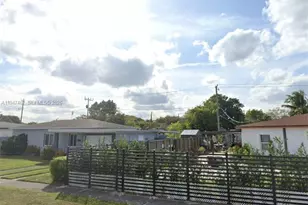 14200 Carver Dr, Miami, FL 33176 - Photo 4