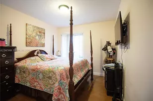 910 SW 143rd Ave, Pembroke Pines, FL 33027 - Photo 12