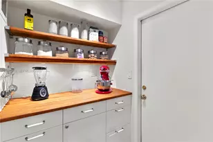 1541 NW 83rd Way, Pembroke Pines, FL 33024 - Photo 14