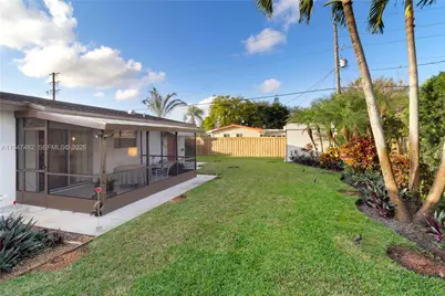 1541 NW 83rd Way, Pembroke Pines, FL 33024 - Photo 32