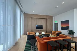 11 NE 6th St, Miami, FL 33132 - Photo 6