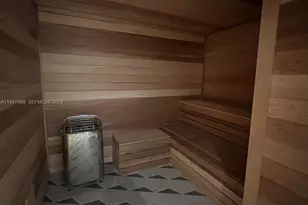 11 NE 6th St, Miami, FL 33132 - Photo 22