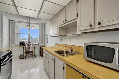 2900 NW 48th Ter #402, Lauderdale Lakes, FL 33313 - Photo 30