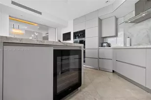 1331 Brickell Bay Dr, Miami, FL 33131 - Photo 16