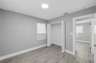 1011 NE 196th St, Miami, FL 33179 - Photo 18