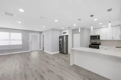 1011 NE 196th St, Miami, FL 33179 - Photo 6