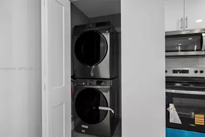 1011 NE 196th St, Miami, FL 33179 - Photo 10