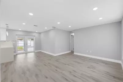 1011 NE 196th St, Miami, FL 33179 - Photo 2