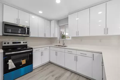 1011 NE 196th St, Miami, FL 33179 - Photo 8