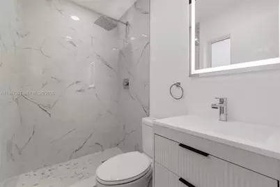 1011 NE 196th St, Miami, FL 33179 - Photo 14