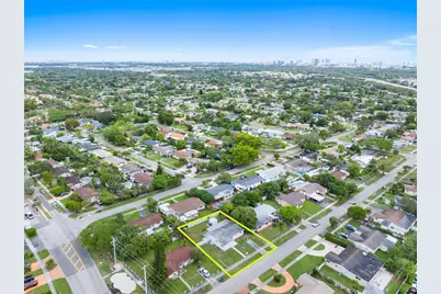 1011 NE 196th St, Miami, FL 33179 - Photo 30