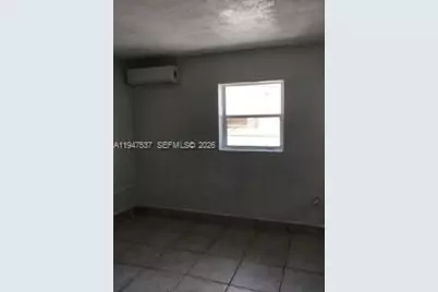 320 NW 2nd Ave #2, Hallandale Beach, FL 33009 - Photo 4