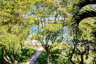 671 NE 195th St, Miami, FL 33179 - Photo 52