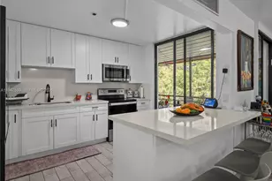 671 NE 195th St, Miami, FL 33179 - Photo 20