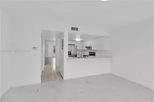 9193 Fontainebleau Blvd, Miami, FL 33172 - Photo 10