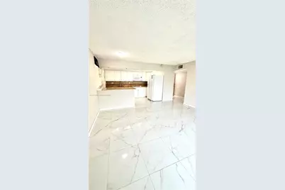 17600 NW 68th Ave #B2002, Hialeah, FL 33015 - Photo 6